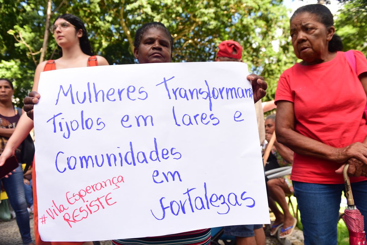 Ato pelo Dia Internacional da Mulher no centro de Vitória por Ricardo Medeiros
