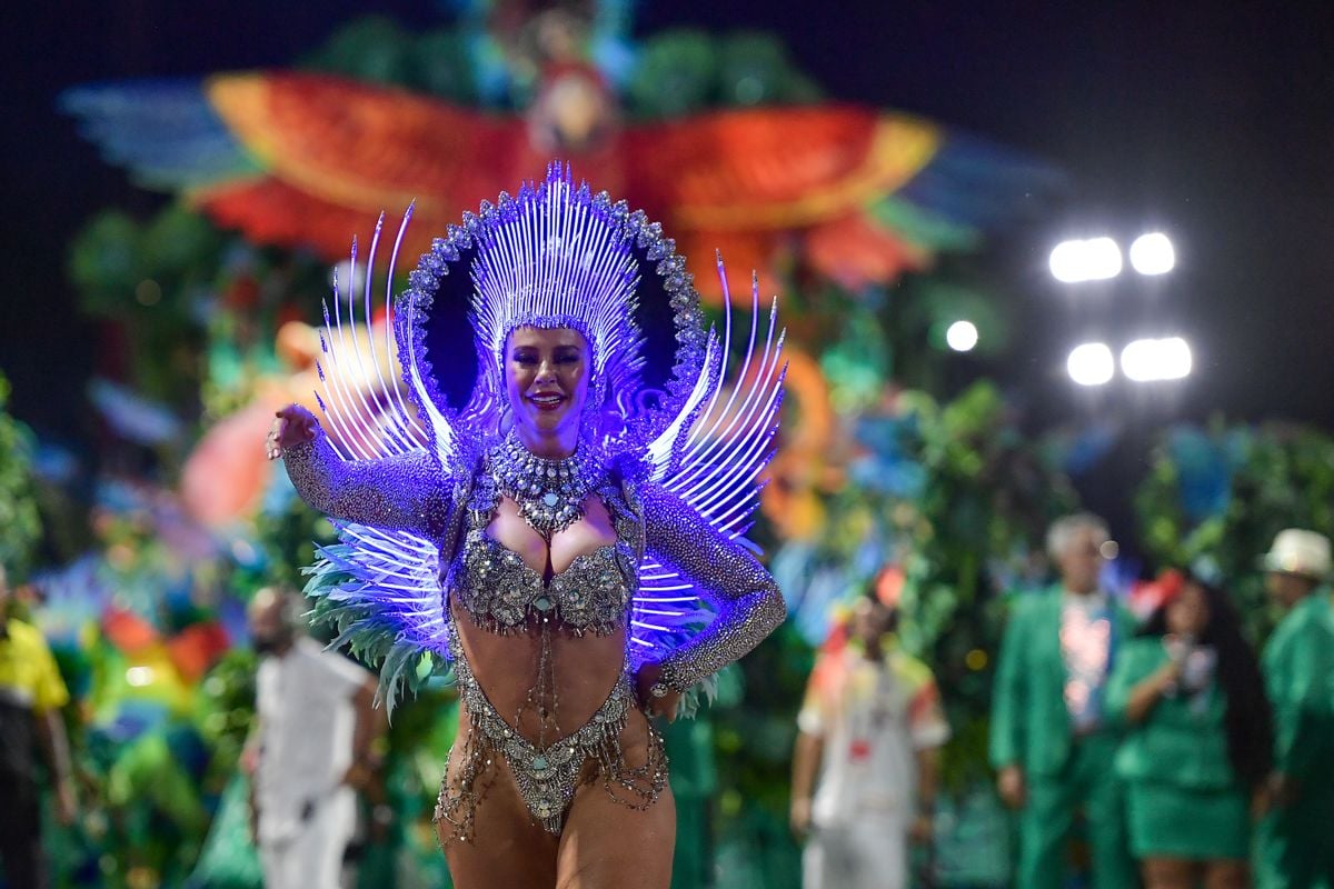 Paolla Oliveira no desfile da Grande Rio em 2025