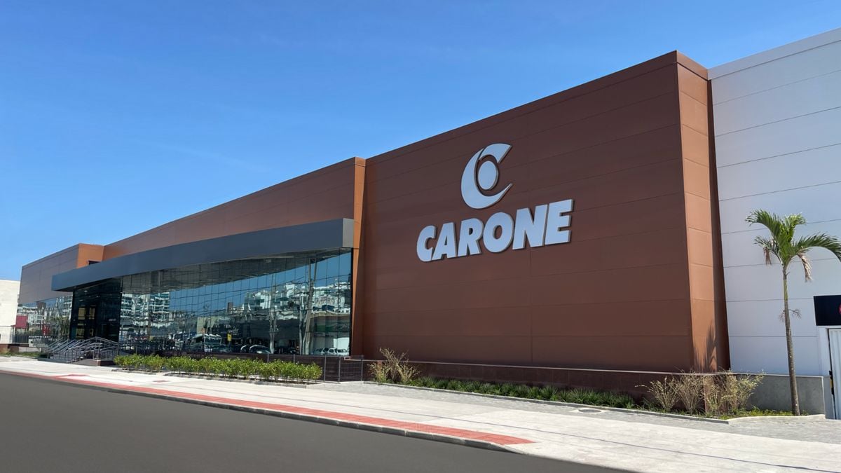 Fechada do Supermercado Carone, em Cabo Frio