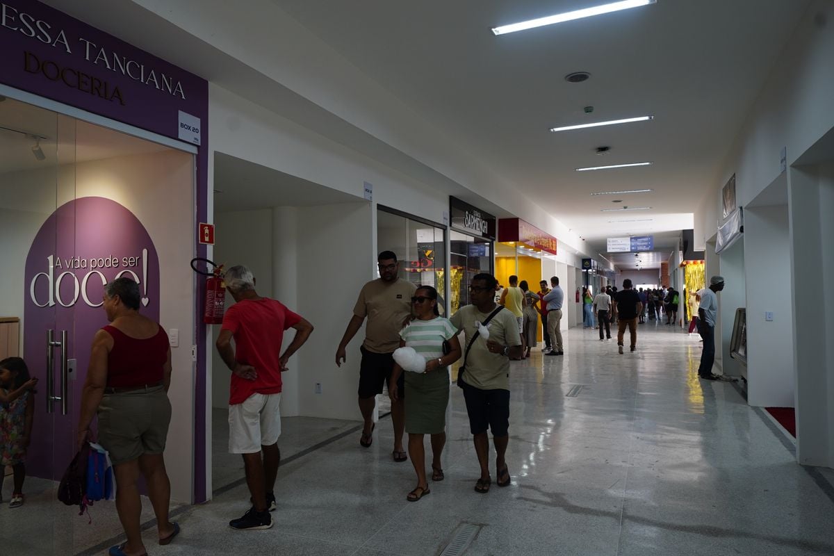 Inauguração do Mercado Municipal de Cariacica  por Fernando Madeira