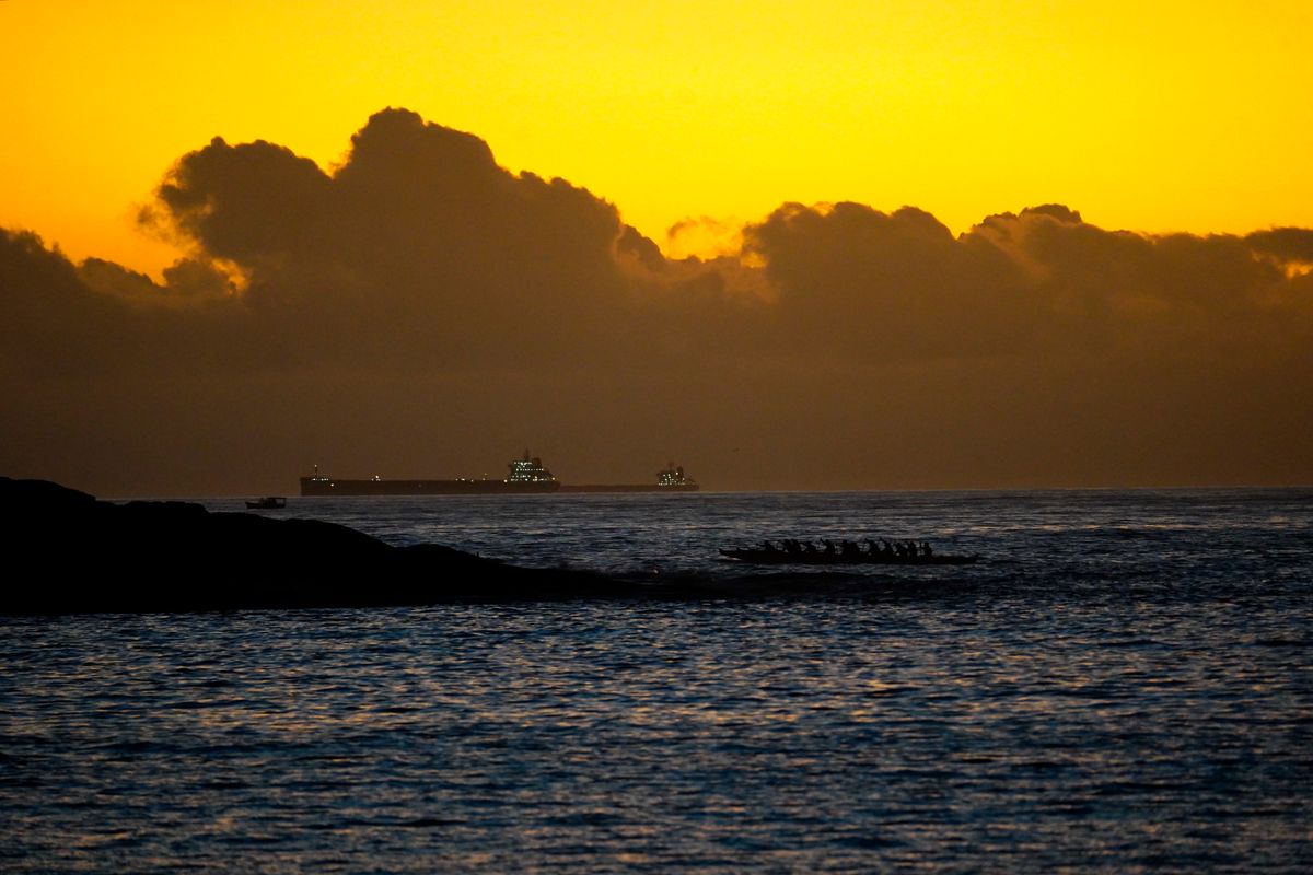 Sentindo na Pele, canoa havaiana em Vila Velha por Fernando Madeira