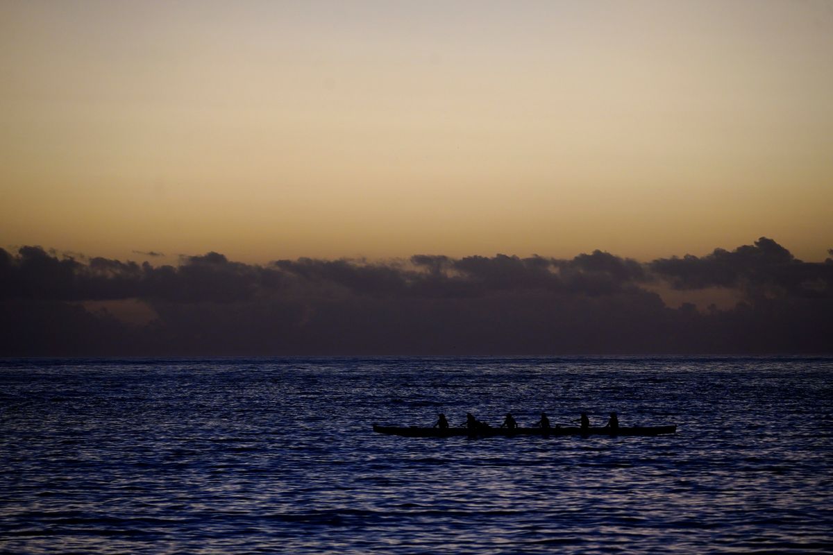 Sentindo na Pele, canoa havaiana em Vila Velha por Fernando Madeira