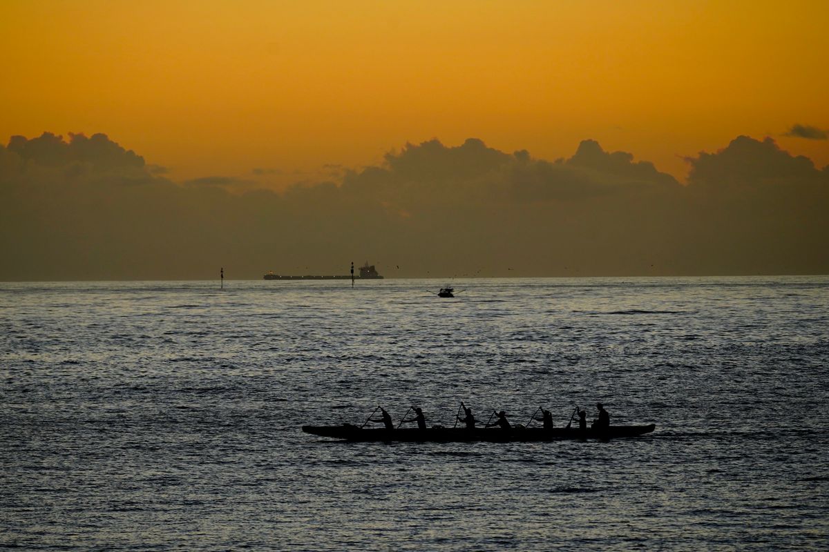 Sentindo na Pele, canoa havaiana em Vila Velha por Fernando Madeira