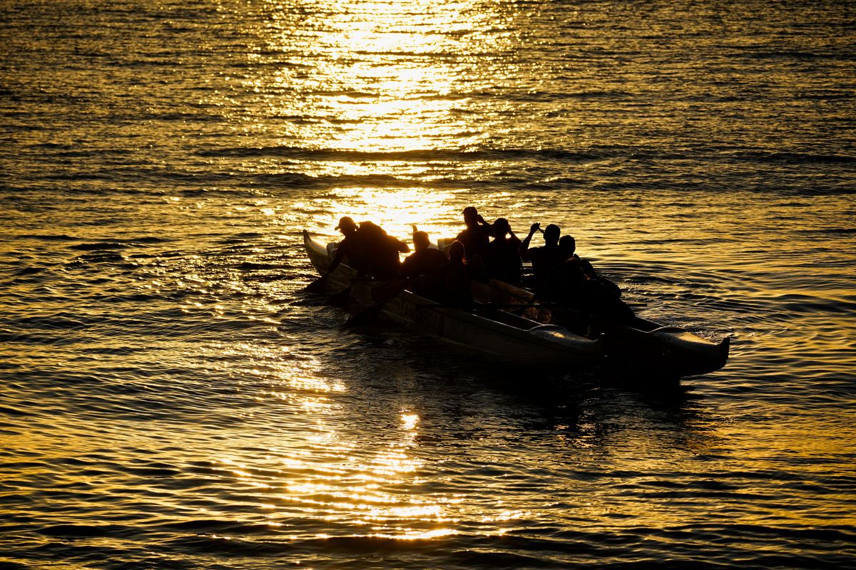 Sentindo na Pele, canoa havaiana em Vila Velha por Fernando Madeira