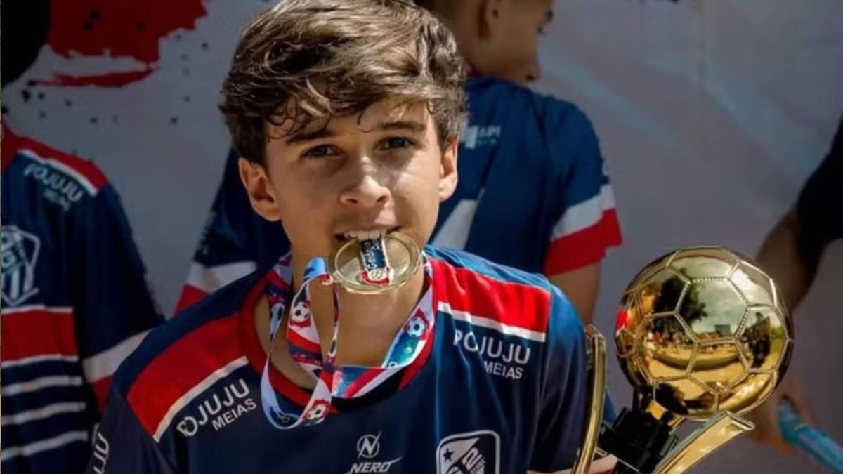 Ezequiel Sena Neres morreu após passar mal enquanto jogava bola com amigos, em Goiânia