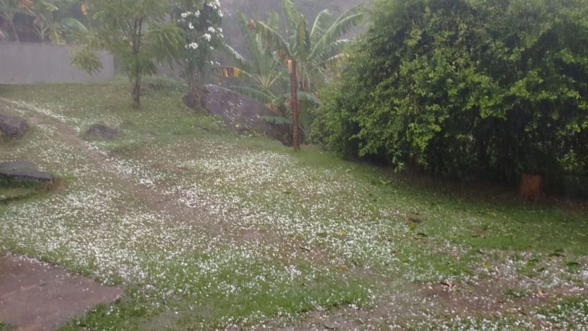Tempestade com granizo atingiu a localidade de Florestinha, em Jerônimo Monteiro