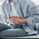Imagem - Sangue nas fezes e dor abdominal: veja como identificar o câncer de intestino