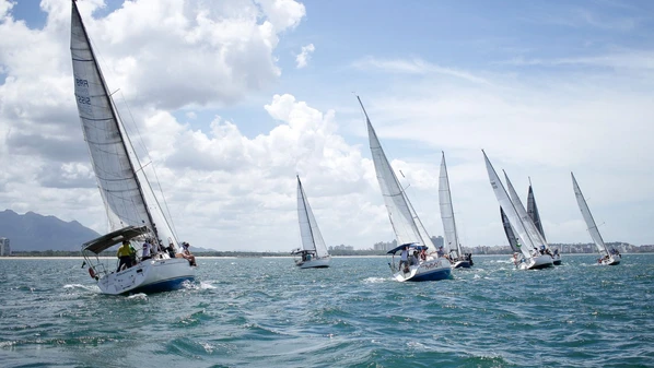 Conforme o Iate Clube do Espírito Santo são previstos 200 navegantes para a tradicional regata
