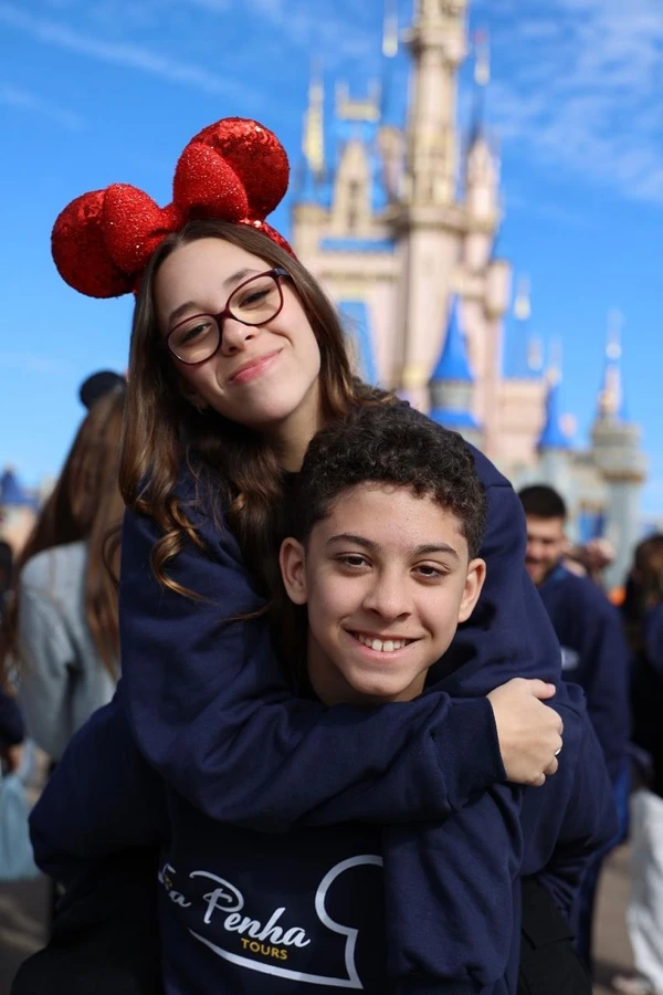 Os gêmeos Julia e Rafael Vieira