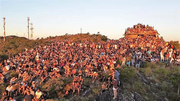 Casa da Pirâmide é um dos locais que costumam lotar de turistas na 'Cidade Mística'
