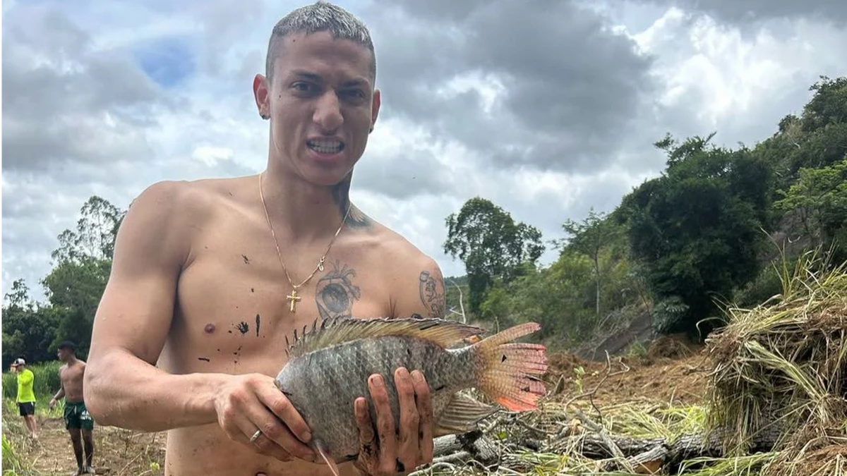 Richarlison de férias em Nova Venécia