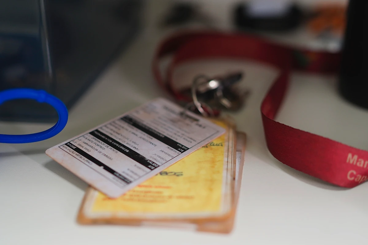 Setor de achados e perdidos do Aeroporto de Vitória por Fernando Madeira