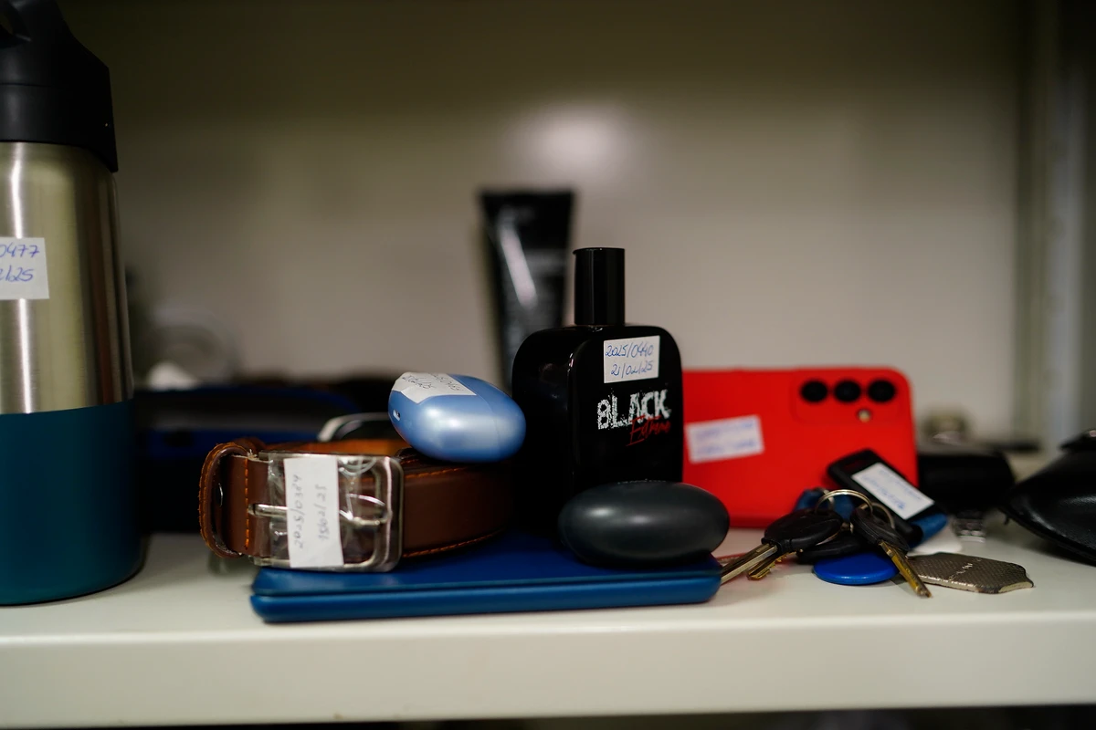 Setor de achados e perdidos do Aeroporto de Vitória por Fernando Madeira