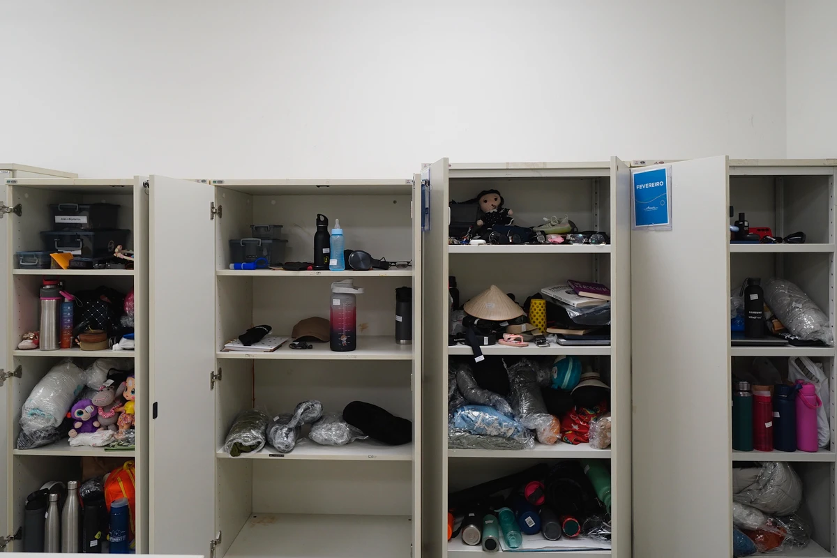 Setor de achados e perdidos do Aeroporto de Vitória por Fernando Madeira