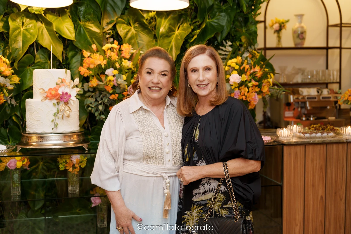  Yedda Tavares e Mary Helal