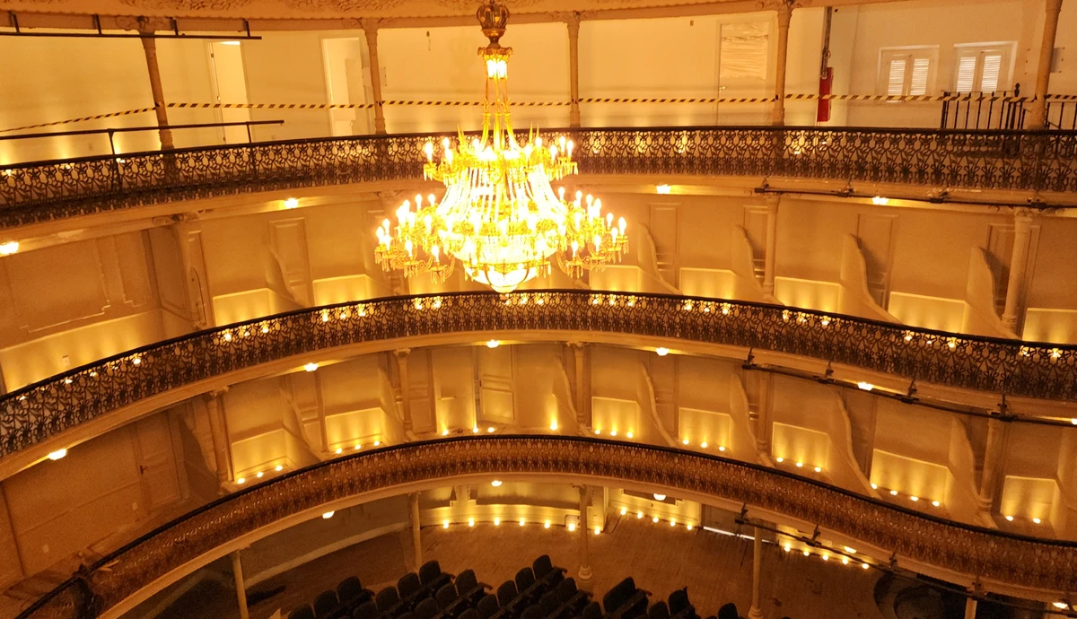 Obras do Teatro Carlos Gomes entram na fase final e espaço cultural será inaugurado em dezembro de 2025 por Vinicius Zagoto
