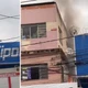 Imagem - Ônibus atinge poste e curto-circuito provoca incêndio em loja em Cariacica