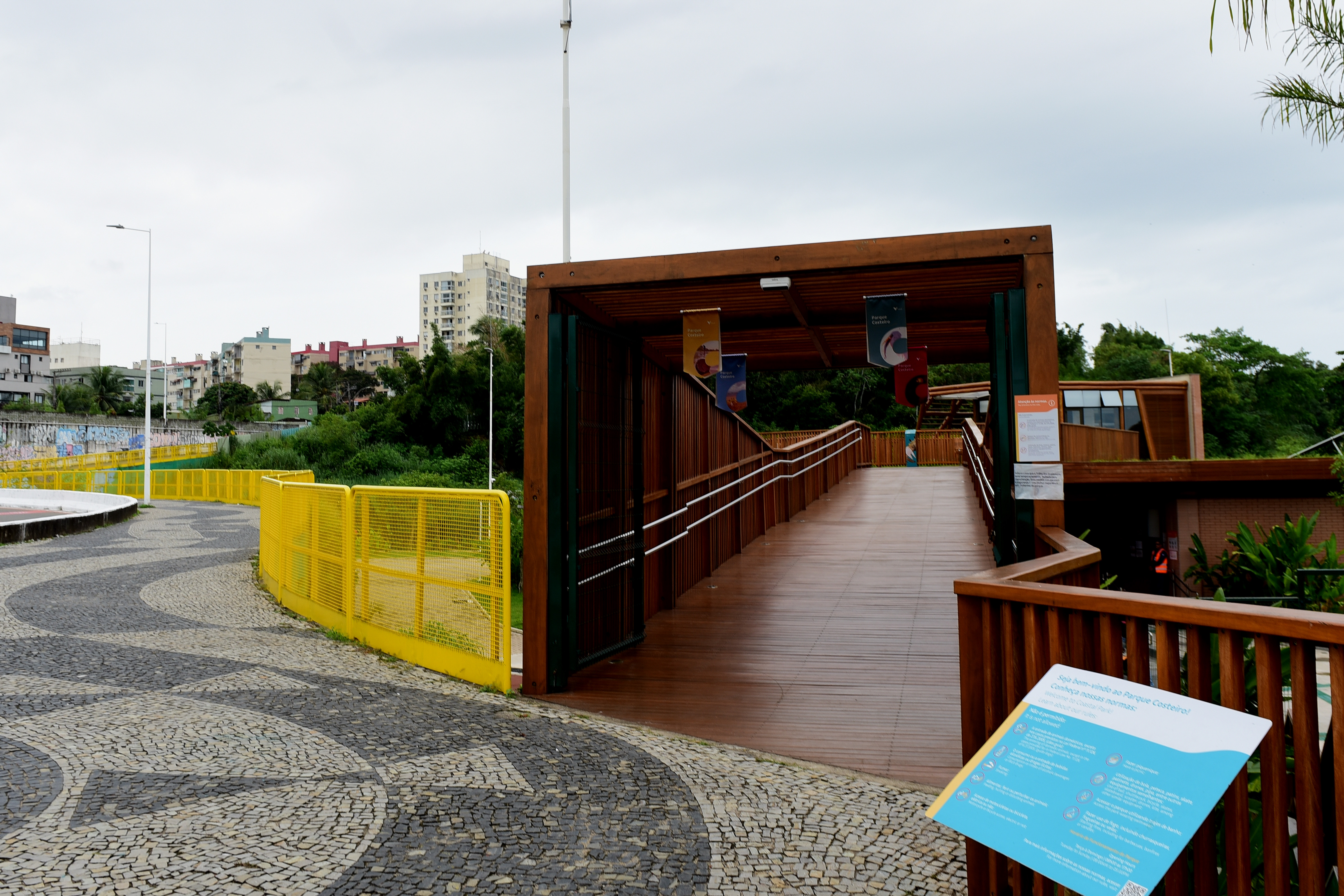 Entrada com acesso ao terraço Foto por Fernando Madeira