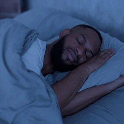 Uma má higiene do sono pode levar a problemas como insônia, sonolência diurna, dificuldade de concentração e irritabilidade