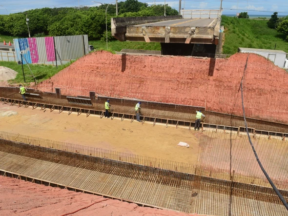 Obras na Rodovia Darly Santos, em Vila Velha por Carlos Alberto Silva