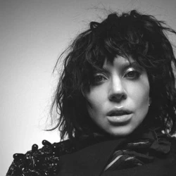 A cantora Lady Gaga não é só um ícone da música, ela é arte viva – e a Astrologia explica muito sobre isso