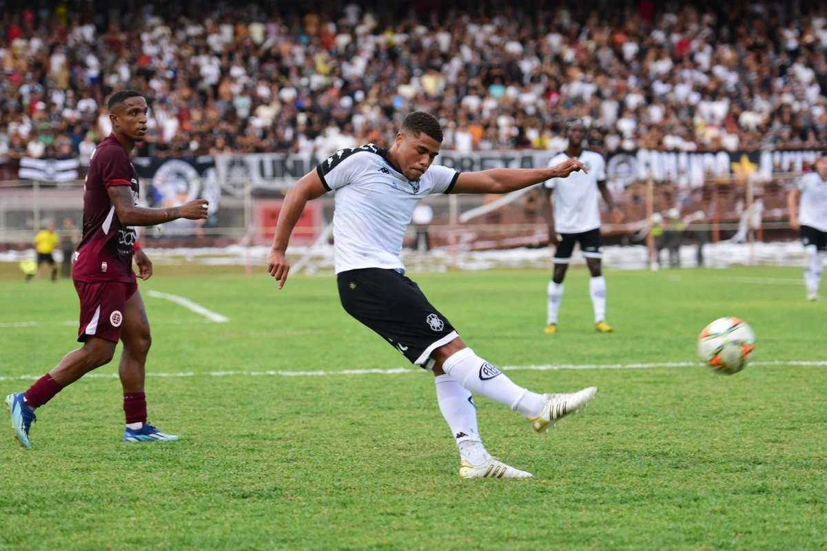 Confira as fotos do confronto entre Desportiva e Rio Branco no Araripe  por Carlos Alberto Silva