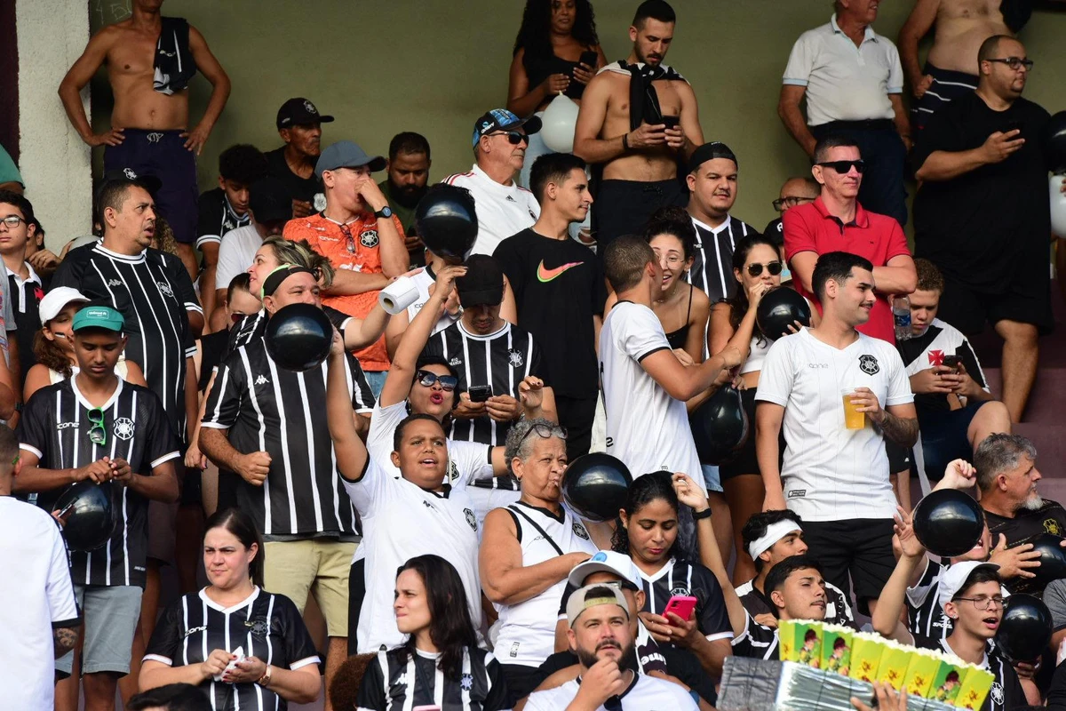 Rio Branco vence a Desportiva no Engenheiro Araripe e avança à final do Capixabão 2025 por Carlos Alberto Silva