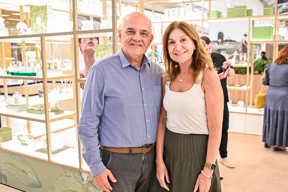 O casal Angelo Alves e Josiane Dalvi