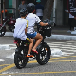 Código de Micromobilidade aprovado pela Câmara Municipal estabelece normas para circulação com veículos de menor porte; projeto ainda precisa ser sancionado pelo prefeito para passar a valer