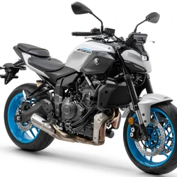 Marca
japonesa traz para os motociclistas brasileiros novos modelos, com grande
parte dos componentes exposta e sem carenagem, além de estilo mais agressivo