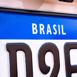 O processo para reaver as multas decorrentes de uma clonagem de placa já pode ser feito de forma 100% on-line, o que facilita vida de condutores