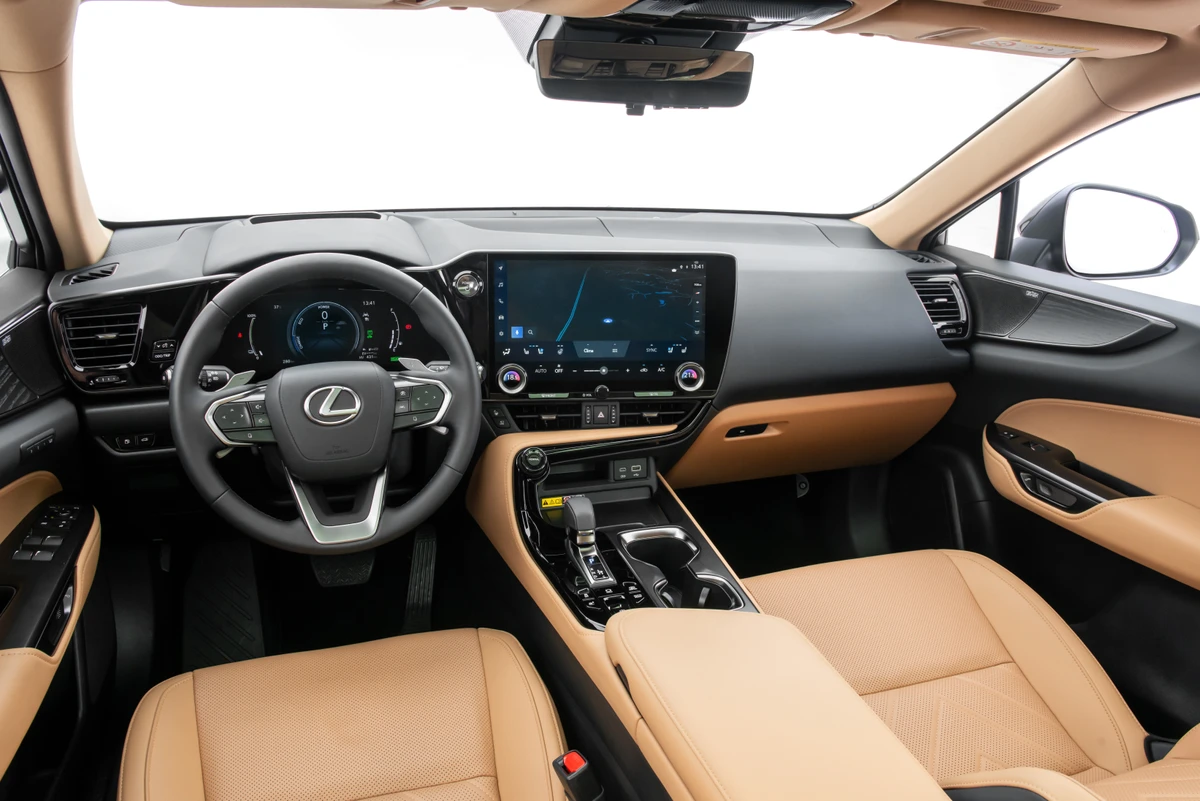 Novo Lexus NX 450h+