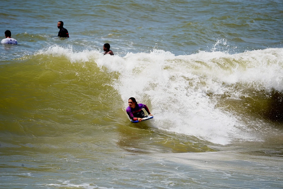 Sentindo na pele: conhecendo o bodyboarding com as melhores do mundo por Fernando Madeira