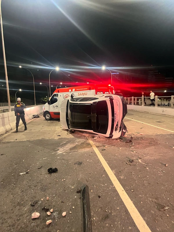 Jovem é preso após fugir de blitz da Lei Seca na Mata da Praia por Leitor A Gazeta