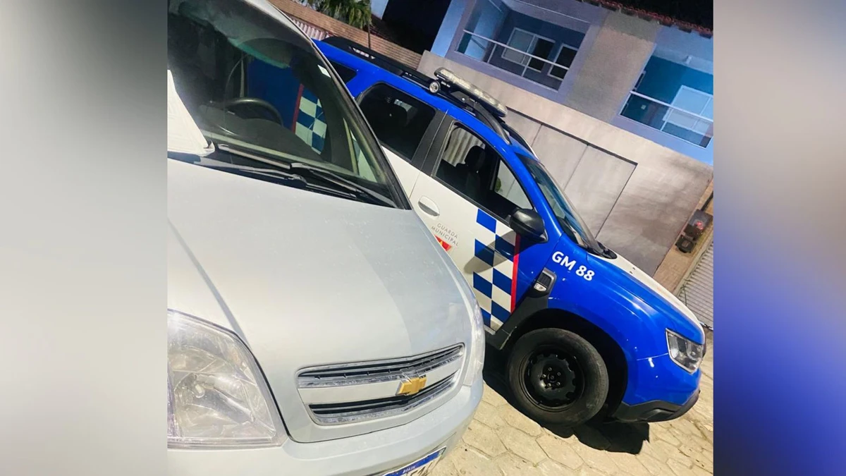 Guarda Municipal prende trio em Vitória dentro de carro roubado na Serra.