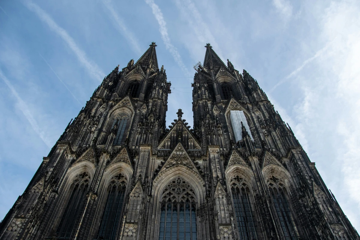 Catedral de Colônia, na Alemanha, é um dos maiores templos religiosos do mundo