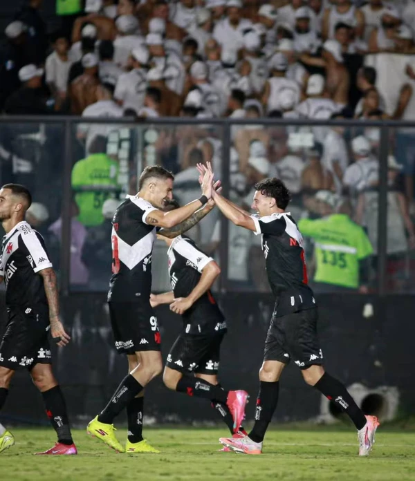 Vegetti e Nuno Moreira foram os nomes da reação do Vasco contra o Santos