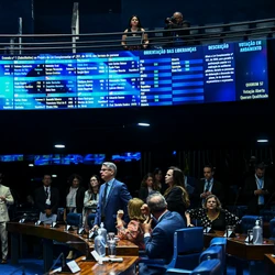 A Câmara calcula em R$ 64,6 milhões por ano o aumento de custos com a criação das vagas, incluindo salários, benefícios e estrutura para os 18 novos parlamentares