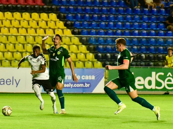 Fotos do jogo entre Porto Vitória e Rio Branco por Carlos Alberto Silva