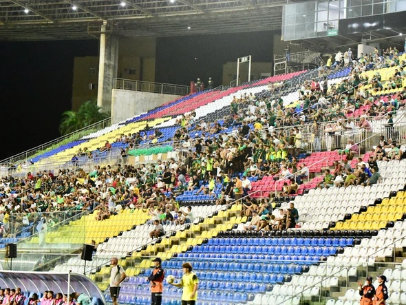 Fotos do jogo entre Porto Vitória e Rio Branco por Carlos Alberto Silva