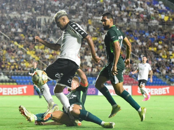 Fotos do jogo entre Porto Vitória e Rio Branco por Carlos Alberto Silva