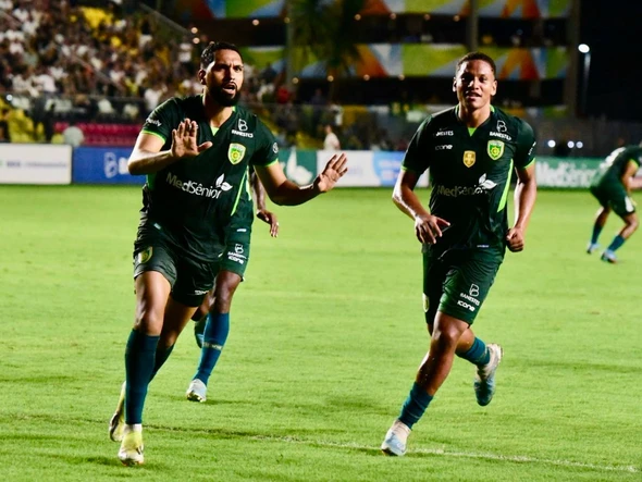 Fotos do jogo entre Porto Vitória e Rio Branco por Carlos Alberto Silva