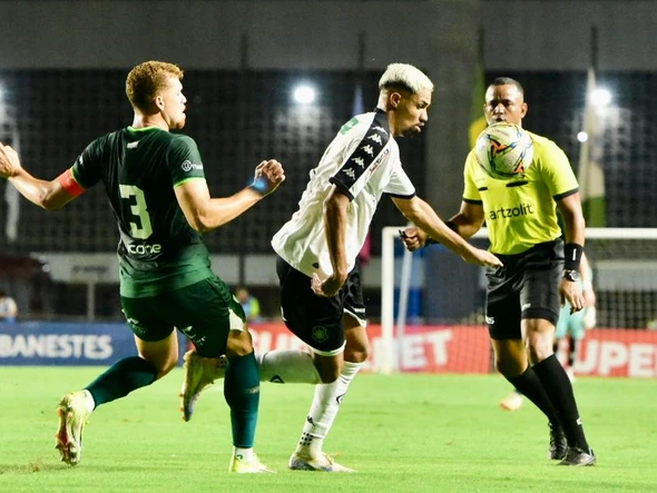 Fotos do jogo entre Porto Vitória e Rio Branco por Carlos Alberto Silva