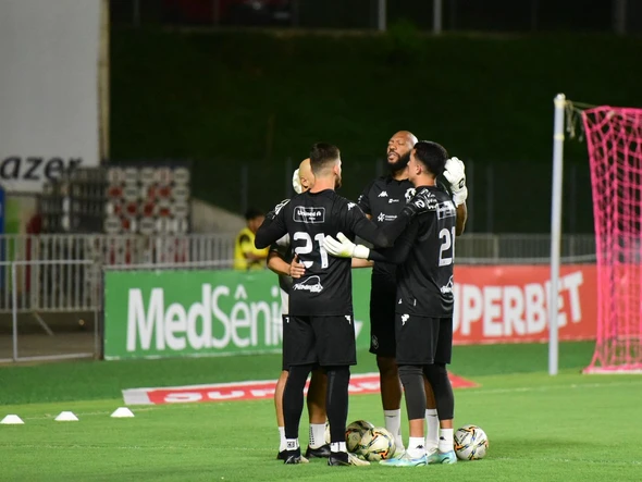 Fotos do jogo entre Porto Vitória e Rio Branco por Carlos Alberto Silva