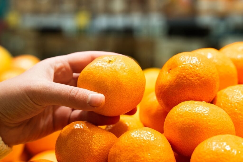 A tangerina é benéfica para a saúde do coração (Imagem: monshtein | Shutterstock)