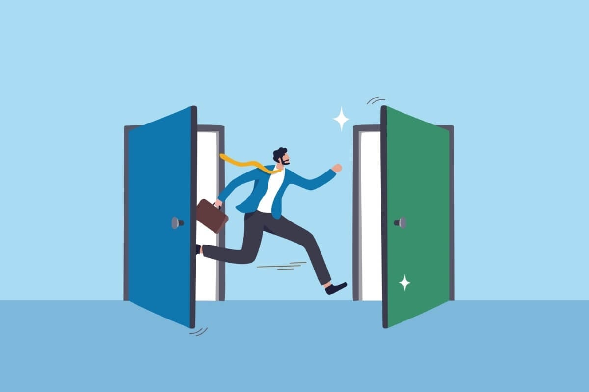Mudar de área pode ser a chave para conseguir um trabalho alinhado aos seus sonhos e objetivos (Imagem: eamesBot | Shutterstock)