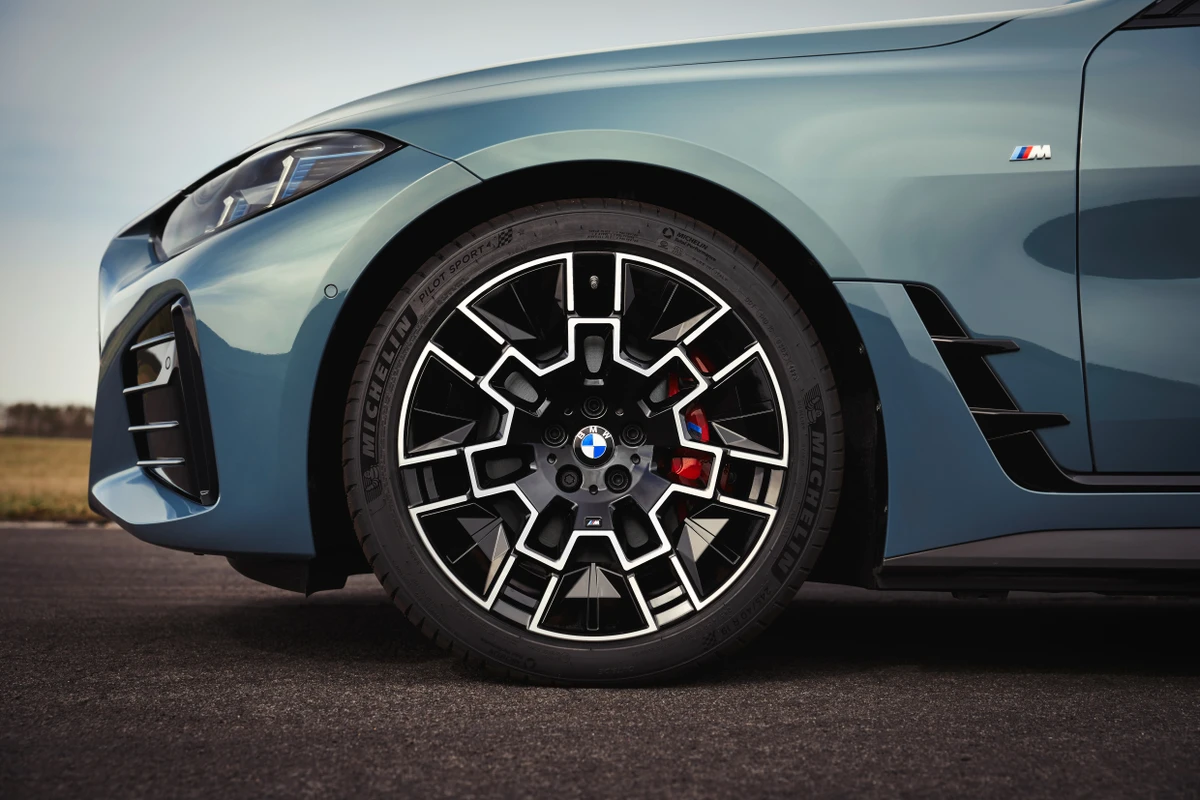 BMW i4 