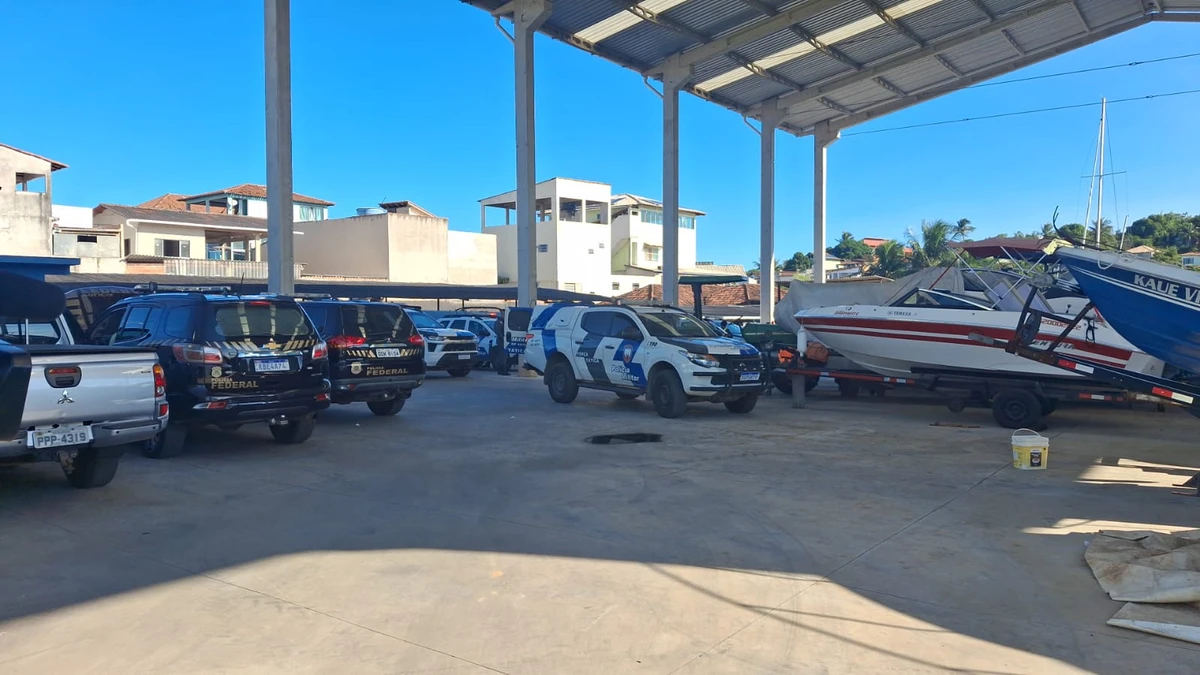 Cerca de uma tonelada de cocaína é apreendida em Guarapari.  por Any Cometti