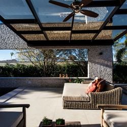 Ideais para piscina, jardins e espaços ao ar livre, essas estruturas tornam os ambientes mais acolhedores e funcionais