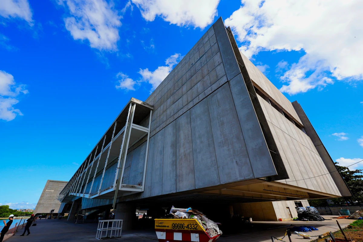 Cais das Artes por Fernando Madeira